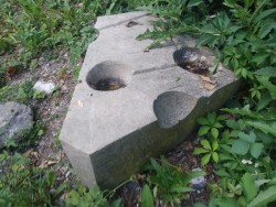 Kamienne bloki przy zamku Grodziec. Copyright Paweł Kaczmarek